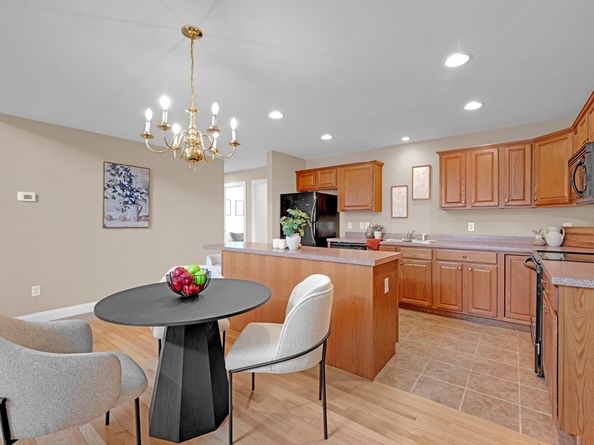 156 Hillside Village Dr 156, West Boylston MA 01583