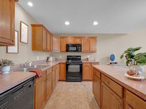 156 Hillside Village Dr 156, West Boylston MA 01583