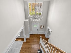 8 Leeds Way, Southborough MA 01772