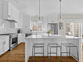 8 Leeds Way, Southborough MA 01772