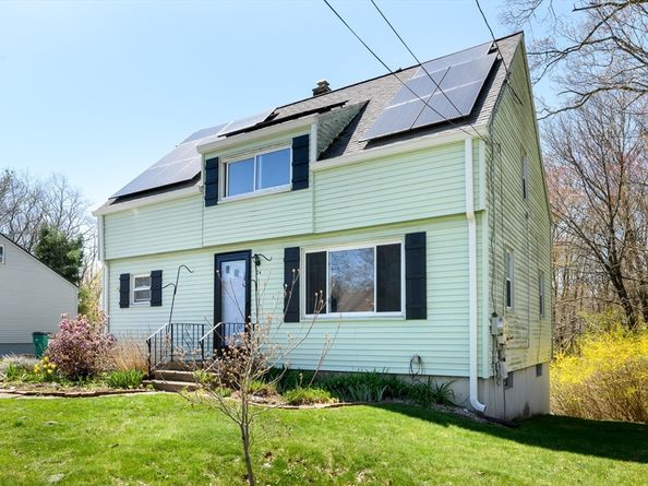 24 Chestnut Hill Rd, Oxford MA 01537