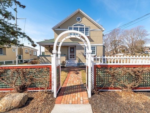 127-131 Eastern Point Blvd, Gloucester MA 01930