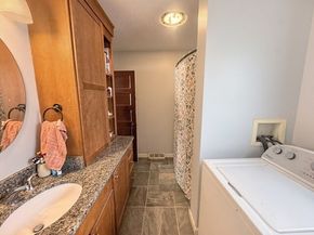 21 Falmouth St, Worcester MA 01607
