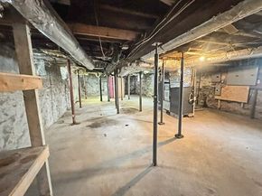 21 Falmouth St, Worcester MA 01607