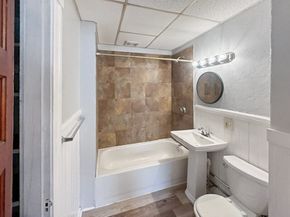 21 Falmouth St, Worcester MA 01607