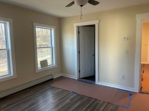 19 Pine St, Athol MA 01331