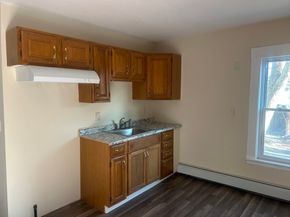19 Pine St, Athol MA 01331