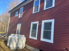 19 Pine St, Athol MA 01331