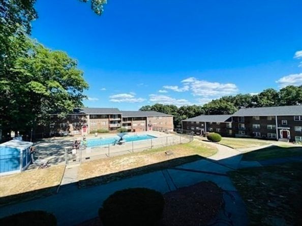 243 Boston Post Rd E 11, Marlborough MA 01752