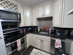 243 Boston Post Rd E 11, Marlborough MA 01752