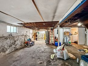 14 Oak Ter, Everett MA 02149