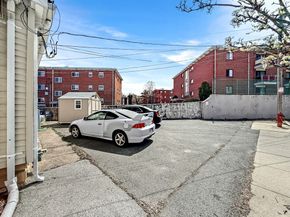 14 Oak Ter, Everett MA 02149