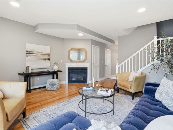 76 Boston St 76, Salem MA 01970