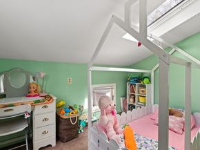 26 Hartford Ave N, Upton MA 01568