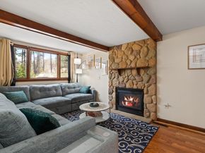 26 Hartford Ave N, Upton MA 01568