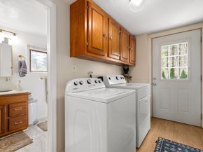 26 Hartford Ave N, Upton MA 01568