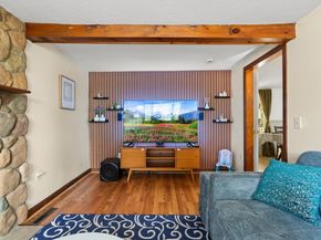 26 Hartford Ave N, Upton MA 01568