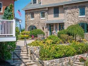 152 Water St 13, Danvers MA 01923