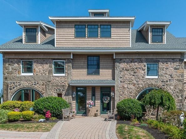 152 Water St 13, Danvers MA 01923