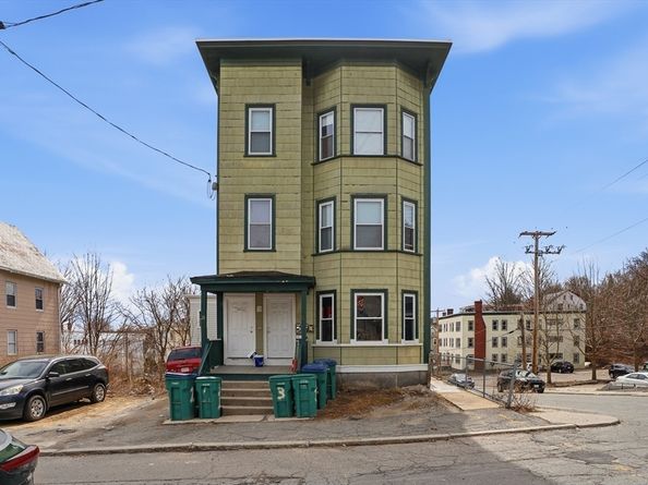 26-28 Wood St, Fitchburg MA 01420