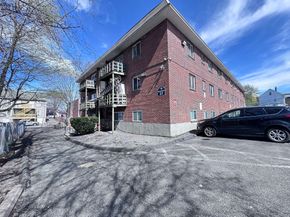 27 Gordon St 204, Framingham MA 01702