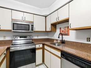 403 Tuckers Ln 403, Hingham MA 02043