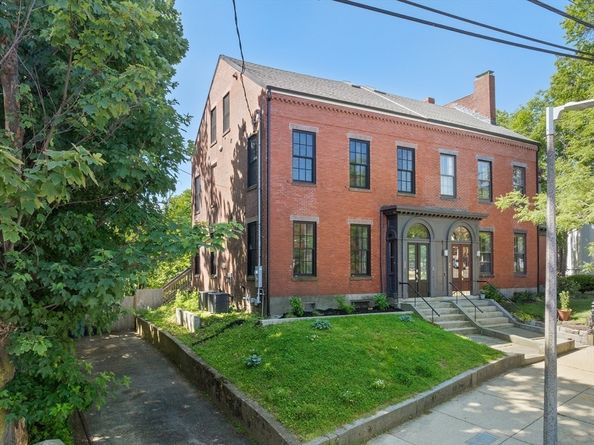 22 Kenilworth St, Boston MA 02119