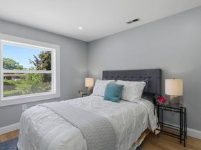 8 Linden Rd 1, Melrose MA 02176