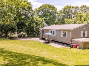 77 Clinton Rd, Weymouth MA 02189