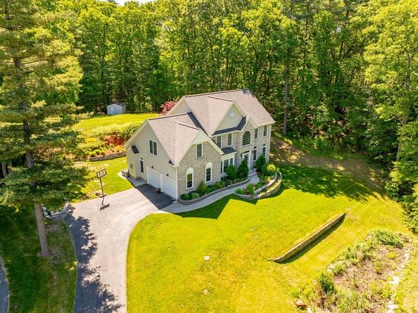 34 Beechwood Cir, Northborough MA 01532