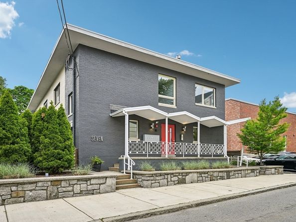 7 Howard St 4, Salem MA 01970