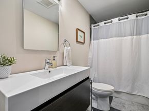 7 Howard St 4, Salem MA 01970