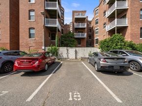 96 Gainsborough St 6W, Boston MA 02115