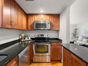 96 Gainsborough St 6W, Boston MA 02115