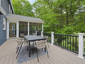 1 Leone Ln, Mendon MA 01756