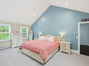 1 Leone Ln, Mendon MA 01756