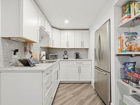 1 Leone Ln, Mendon MA 01756