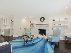 1 Leone Ln, Mendon MA 01756