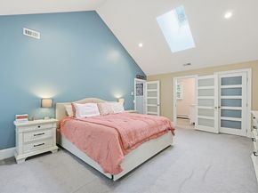 1 Leone Ln, Mendon MA 01756