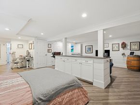 1 Leone Ln, Mendon MA 01756