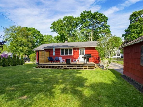 7 West St, Oxford MA 01540