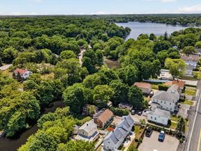 40 Lake St, Weymouth MA 02189