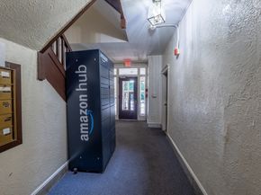 29 Mount Hood Rd 8, Boston MA 02135