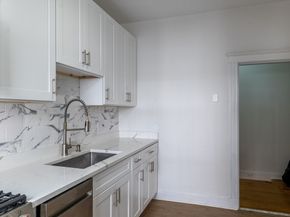 29 Mount Hood Rd 8, Boston MA 02135