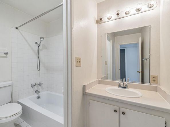 285 Tradewinds Drive 6, San Jose CA 95123