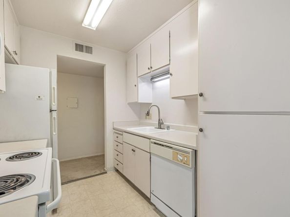 285 Tradewinds Drive 6, San Jose CA 95123