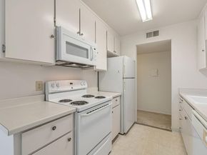 285 Tradewinds Drive 6, San Jose CA 95123