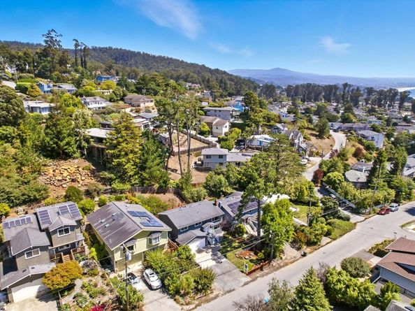 422 Portola Avenue, El Granada CA 94019