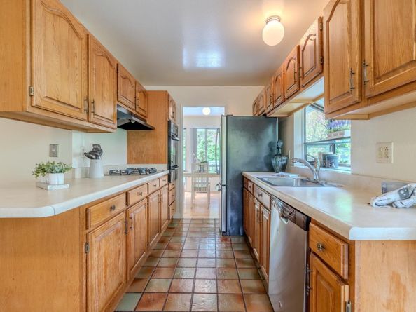 1031 Yosemite Drive, Pacifica CA 94044