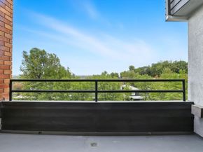 4728 Park Encino Lane 318, Encino CA 91436